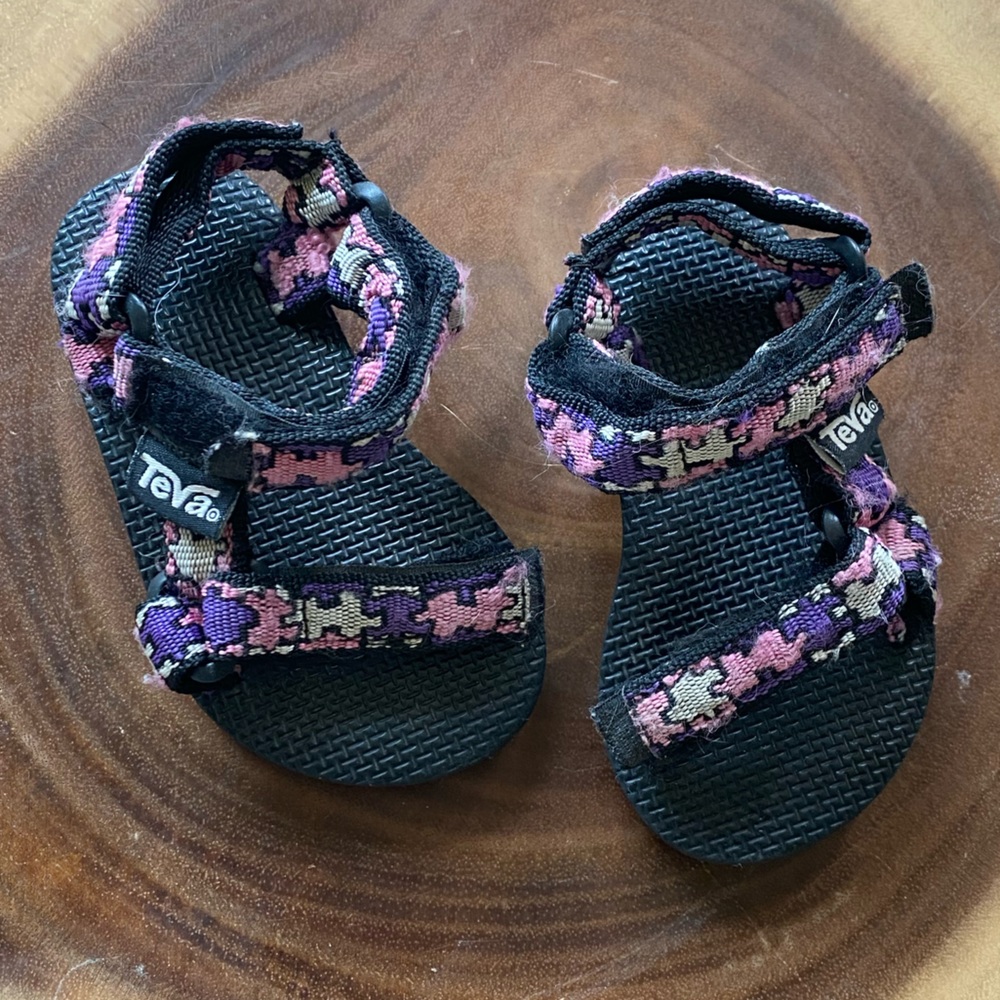 Toddler Tevas🍃 Size 4/5